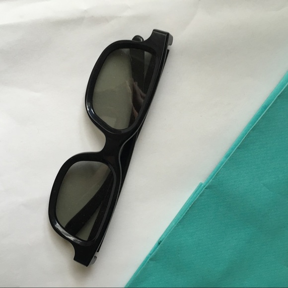 2pcs Set Real 3D glasses black plastic grey tint of lens bundle deal - Picture 7 of 7